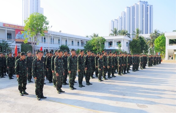 Ngành chỉ huy tham mưu thông tin