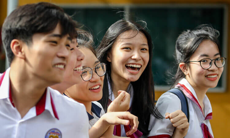 Học sinh đăng ký theo học tại Trường Đại học Kinh Tế TP HCM (UEH)