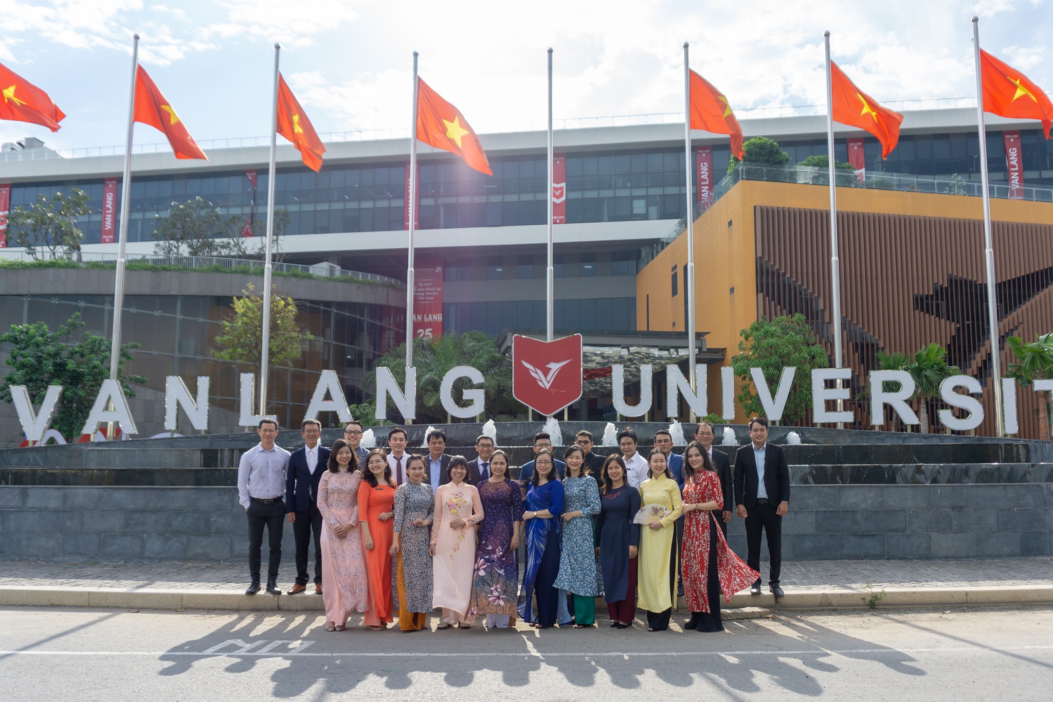 Đại học Văn Lang công bố điểm chuẩn học bạ và điểm thi ĐGNL đợt 1 năm 2021