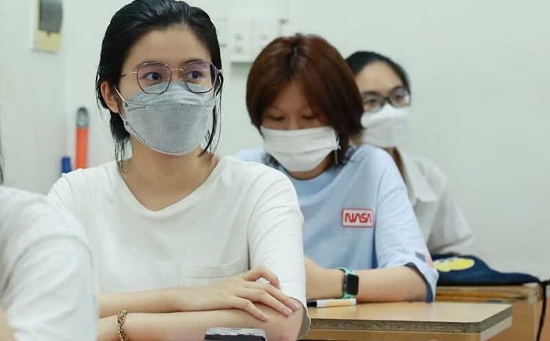 Học sinh tham gia xét học bạ trường Đại học Sài Gòn