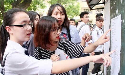 Học sinh tra cứu điểm chuẩn của trường Đại học Thể dục Thể thao Bắc Ninh 