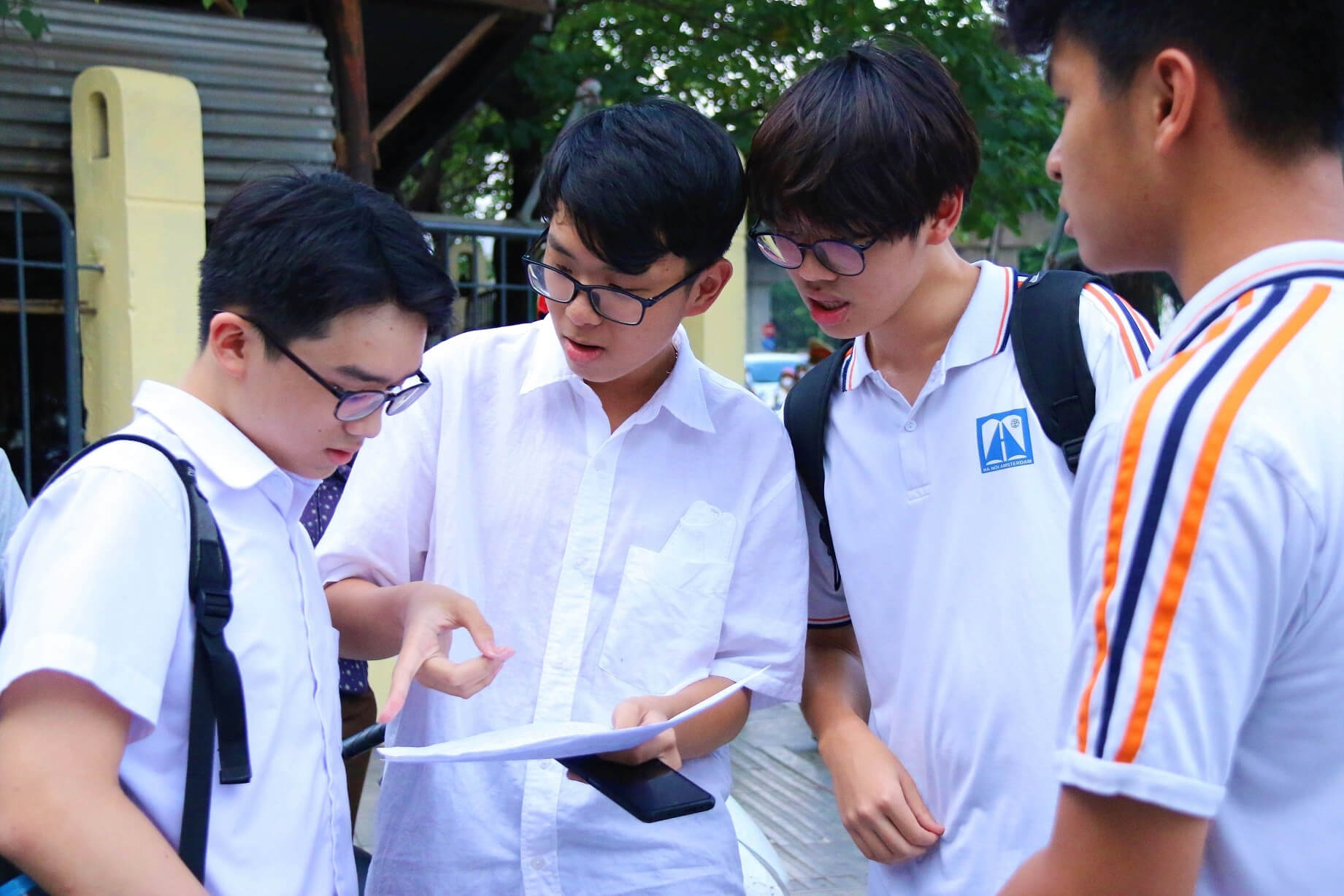 Học sinh tra cứu điểm chuẩn của Trường Đại học Sân khấu – Điện ảnh TP Hồ Chí Minh