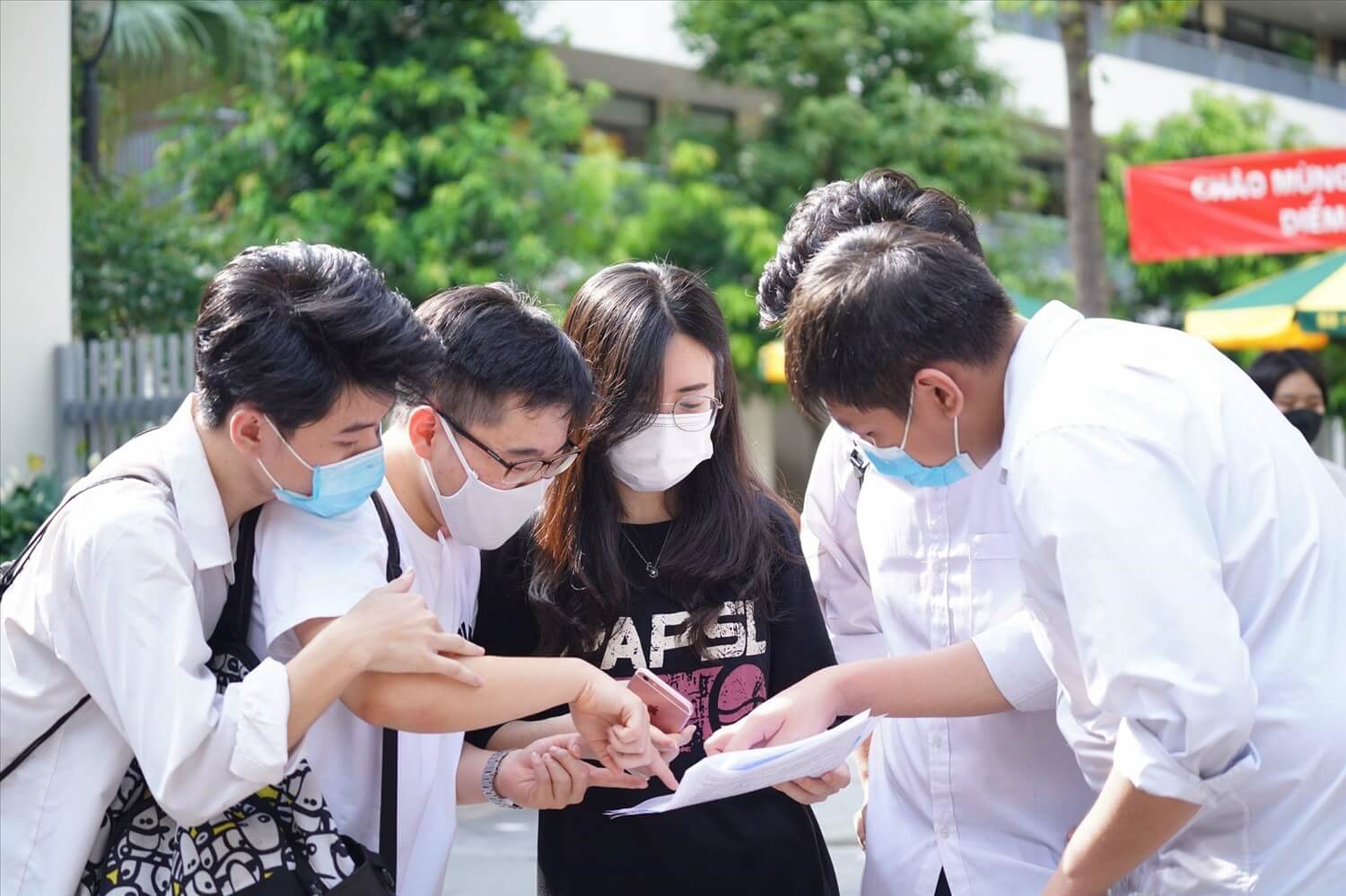 Học sinh tra cứu điểm chuẩn Trường Đại học Đại học Kinh tế và QTKD - Thái Nguyên (TUEBA)