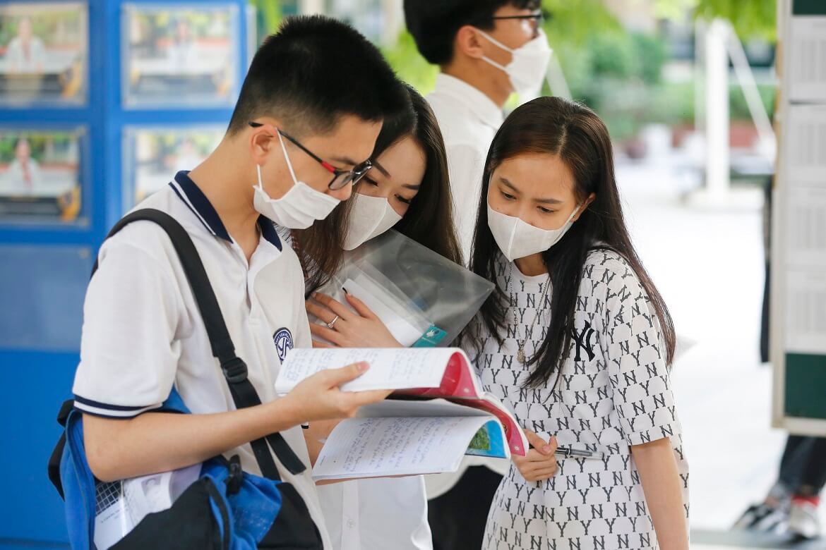 Học sinh đăng ký xét học bạ trường Đại học Y khoa Tokyo