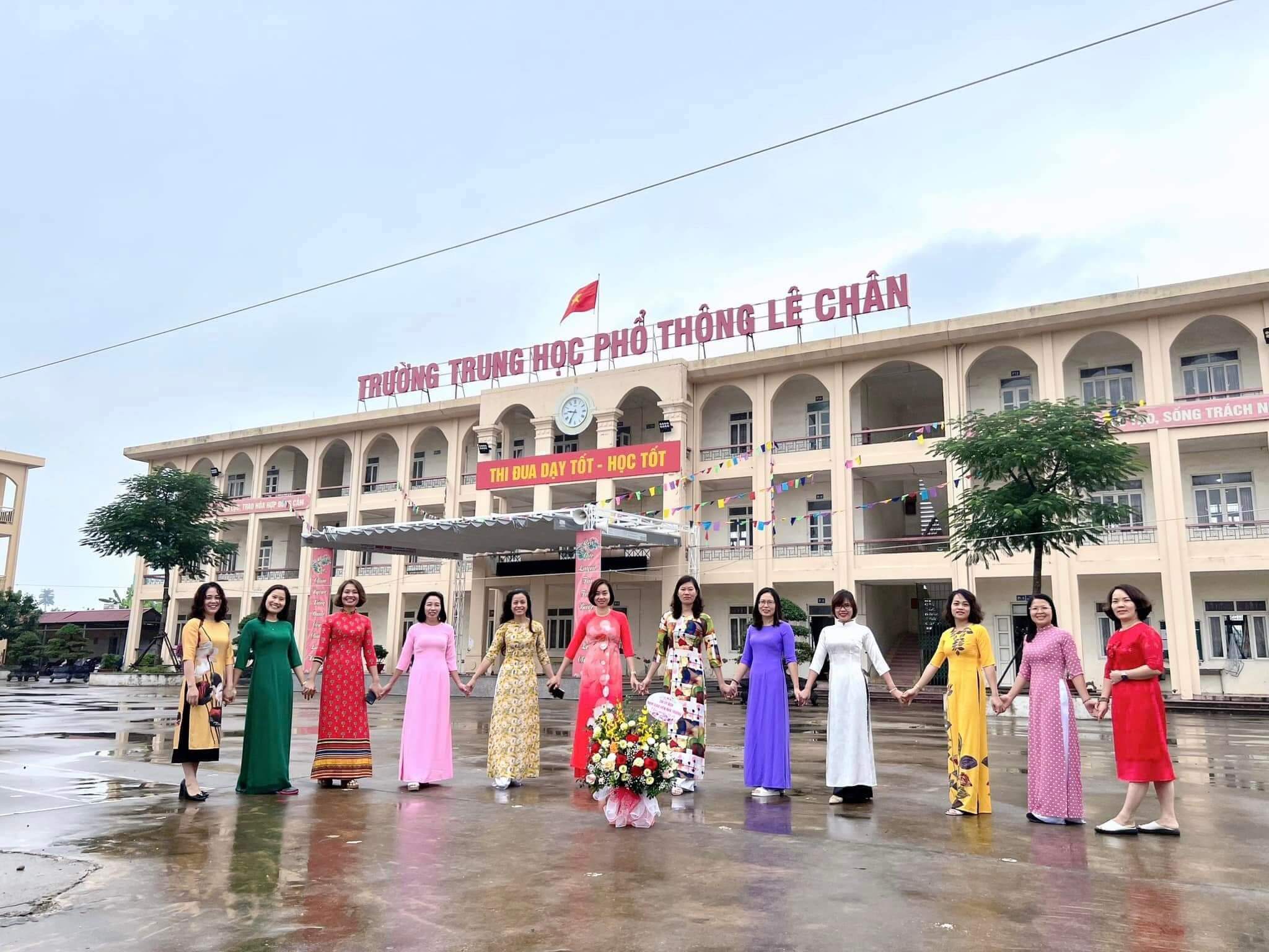 Đội ngũ giáo viên trường THPT Lê Chân