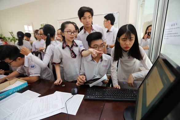 Học sinh đăng ký xét học bạ Đại học Cửu Long