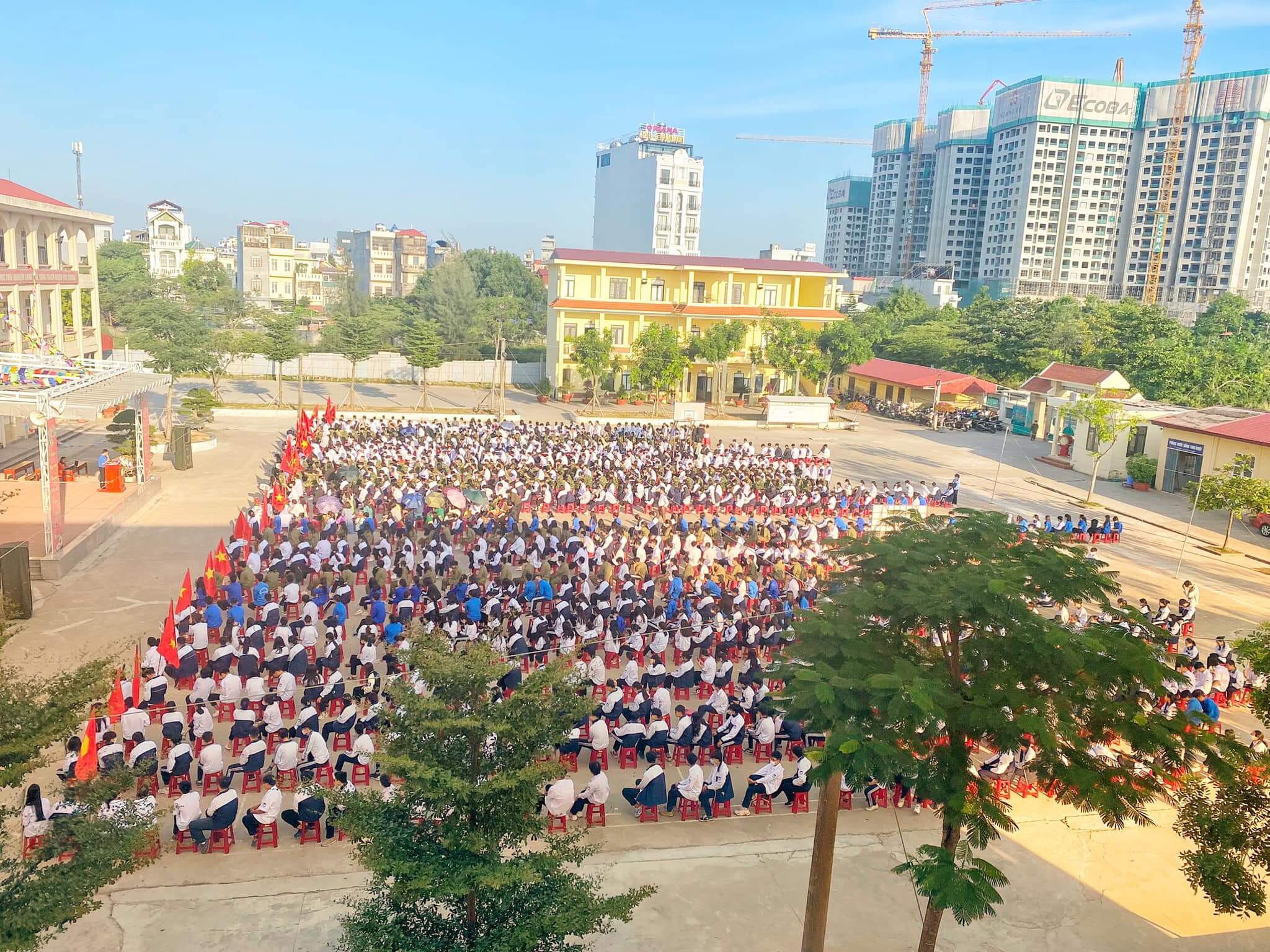 Học sinh trường phổ thông nhiều cấp học Nguyễn Tất Thành
