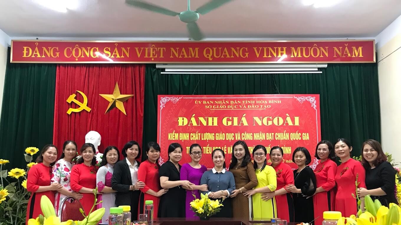 Các giáo viên tại Trường Tiểu Học Lê Văn Tám