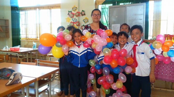 Các em trường Tiểu học Nguyễn Viết Xuân