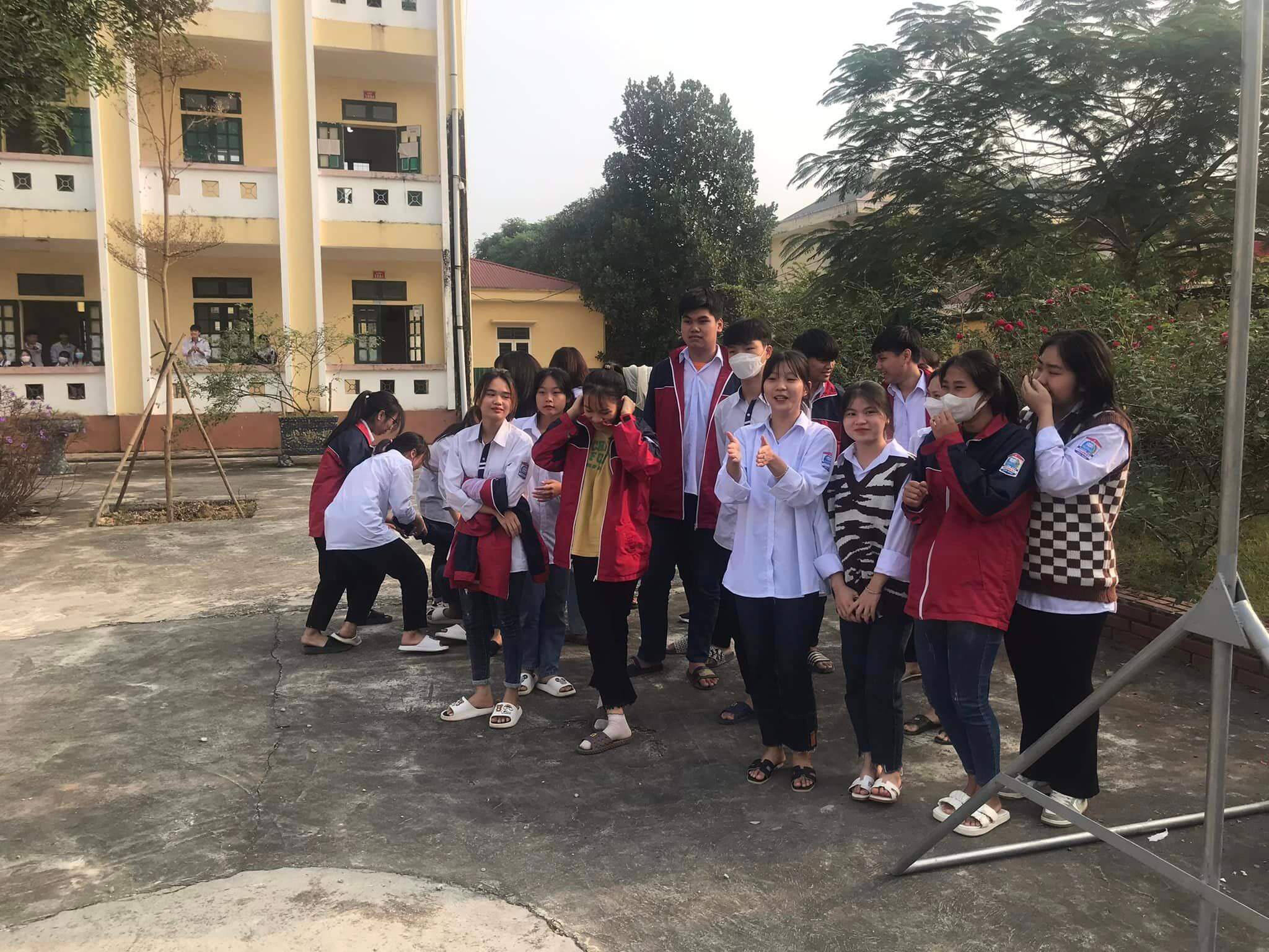 Học sinh trường thpt Thanh Hà