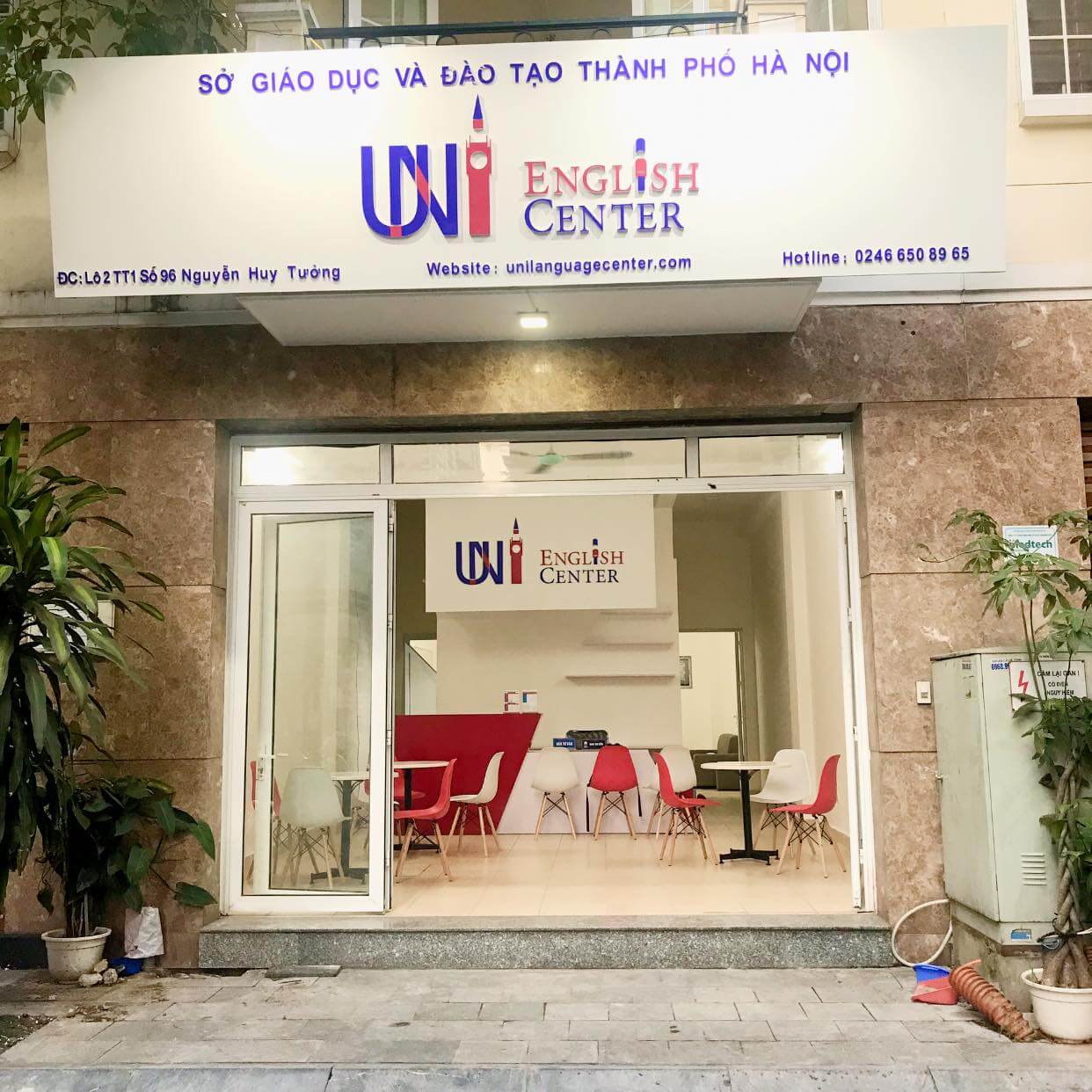 Uni English Center