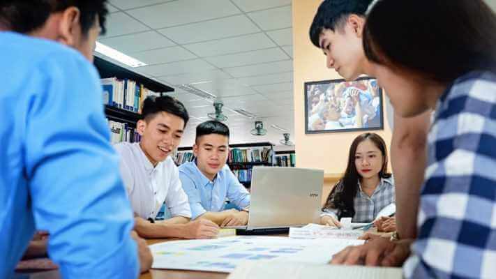 Khung đào tạo từ xa ngành Luật bao gồm những môn học gì?