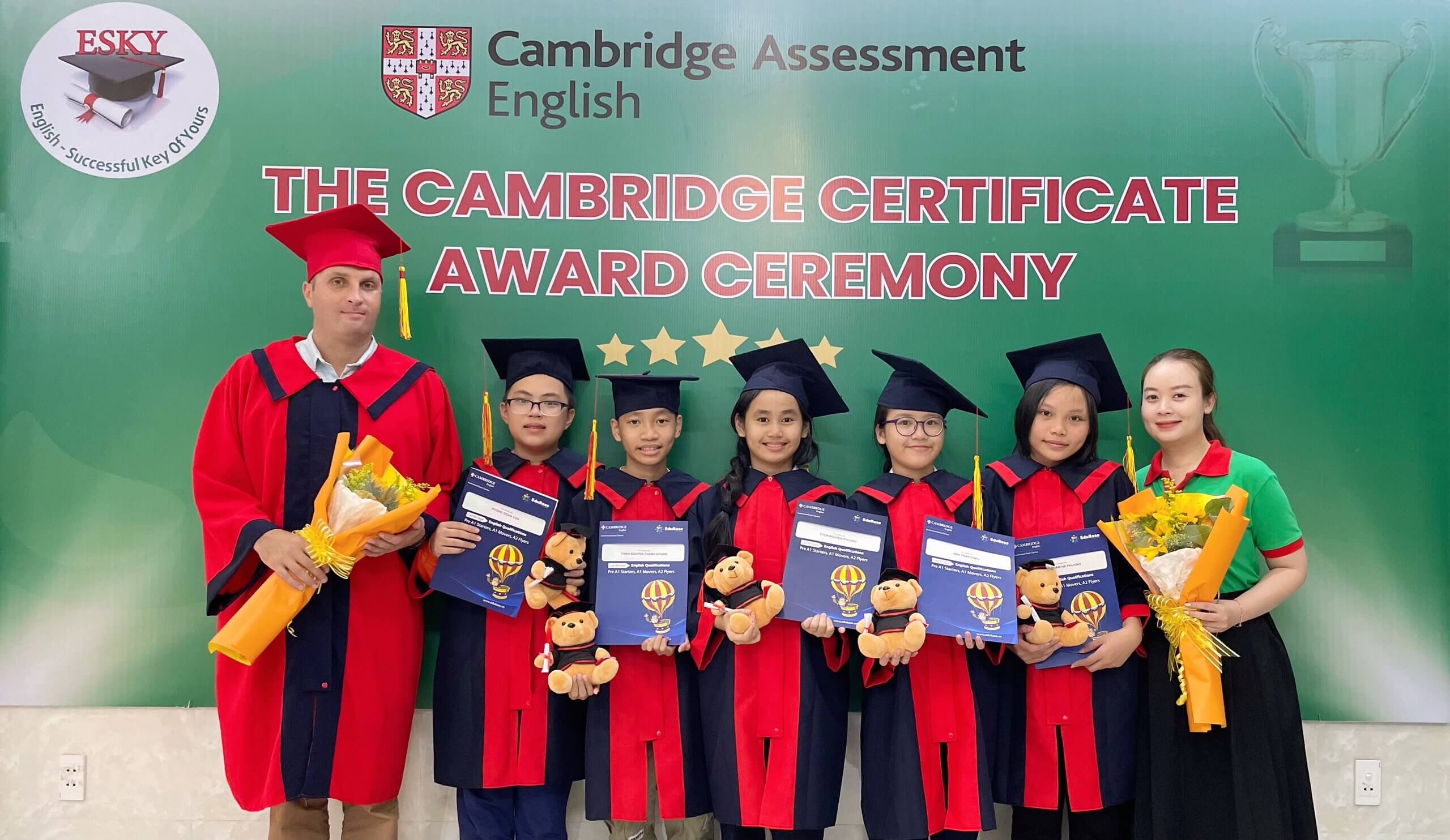 Lễ trao chứng chỉ Cambridge Quốc tế