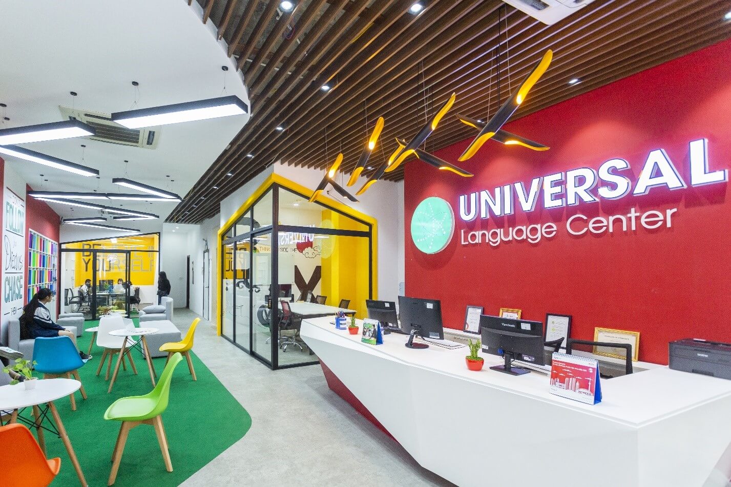 Trung tâm Universal Language Center