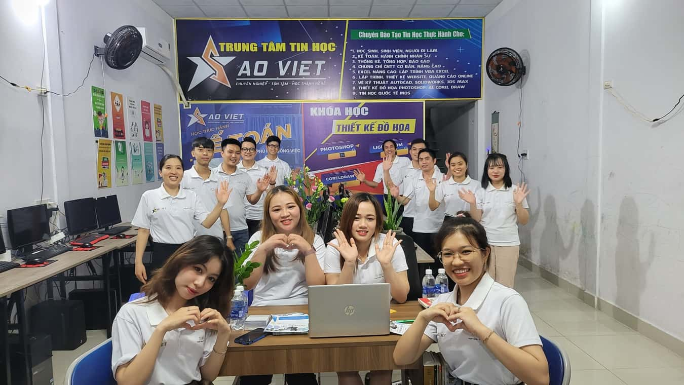 Học viên tại Trung tâm tin học Sao Việt