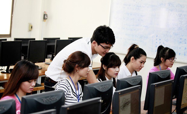 Học viên tại Trung tâm Tin học Ngoại ngữ Đại học Phú Yên