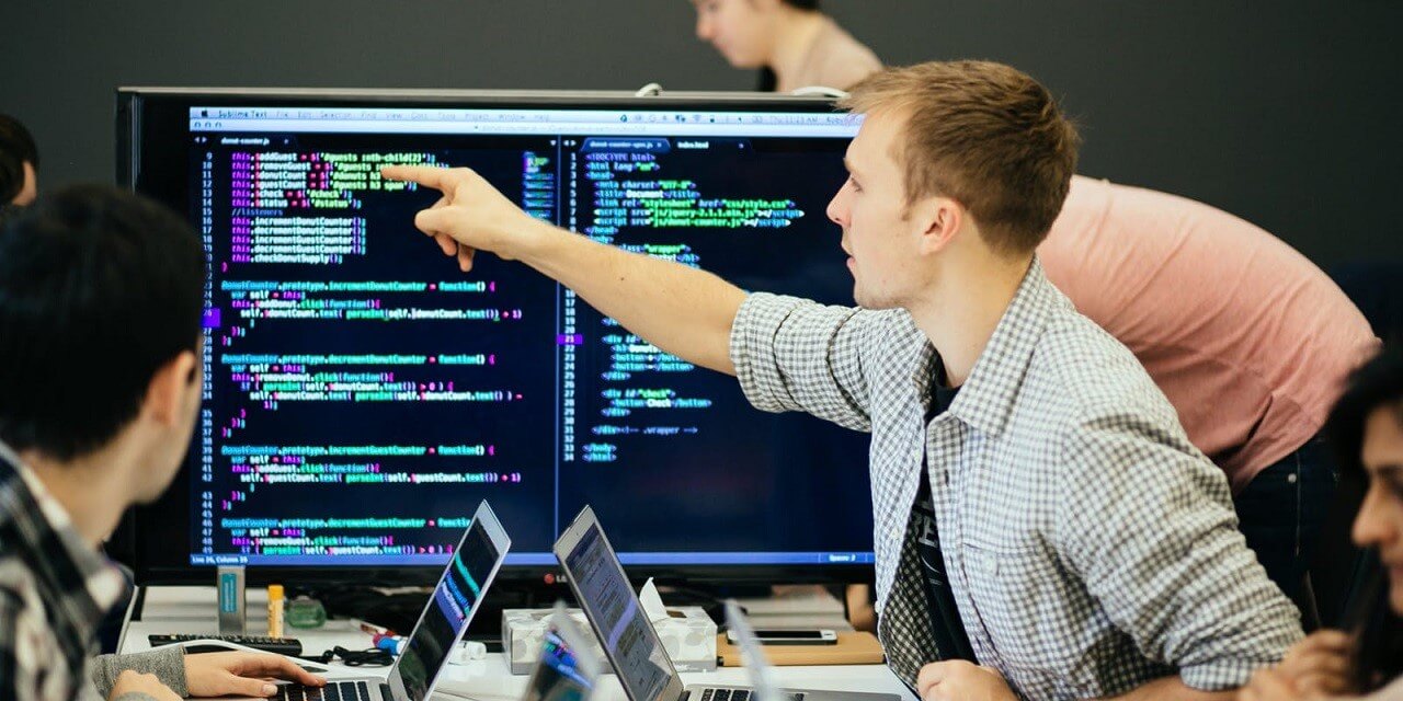 Những kỹ năng cần thiết để trở thành Kỹ sư phần mềm là gì?