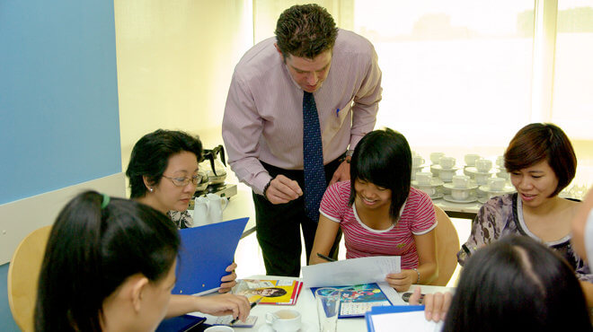 Yêu cầu đào tạo và trình độ chuyên môn của Giáo viên dạy trung tâm bao gồm những gì?