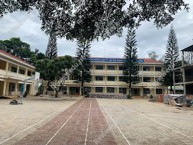 Trường THPT Lộc An