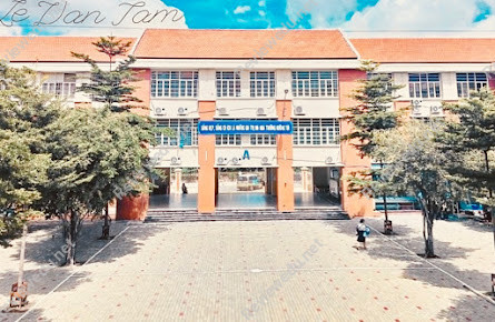 Trường THCS Lê Văn Tám