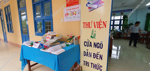 Trường THCS Nhơn Phú