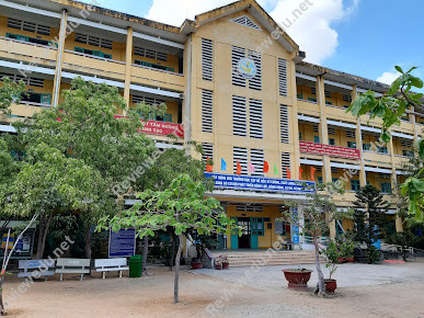 Trường THCS Và THPT Nguyễn Văn Linh