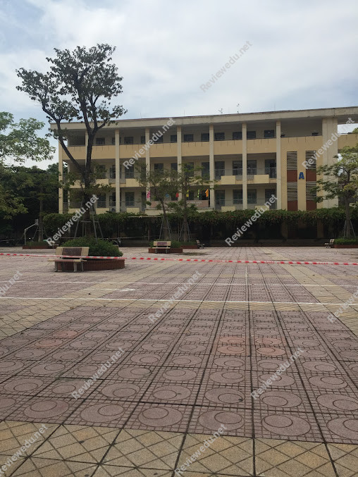 Trường THCS Việt Nam - Angiêri