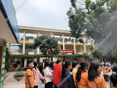 Trường THCS Việt Nam - Angiêri