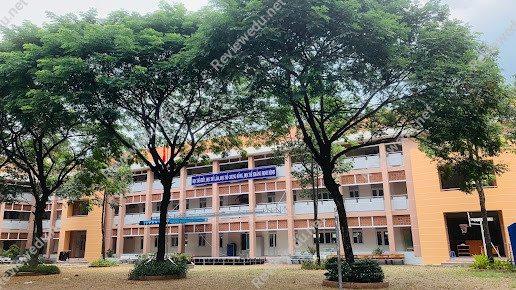 Trường THPT Bàu Bàng
