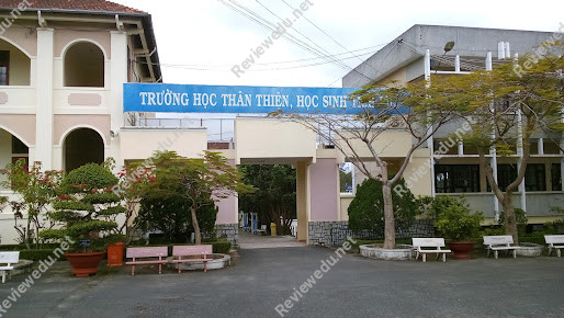 Trường THPT Chuyên Thăng Long