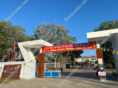 Trường THPT Hàm Thuận Nam