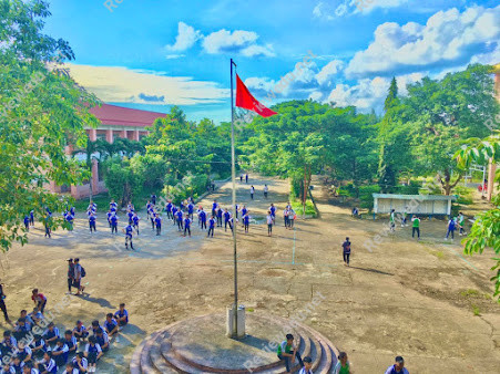 Trường THPT Hòa Thuận