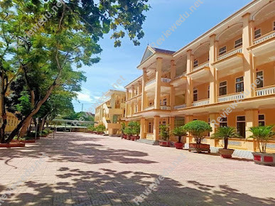 Trường THPT Hương Khê