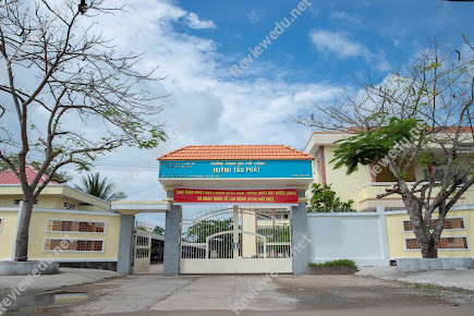 Trường THPT Huỳnh Tấn Phát