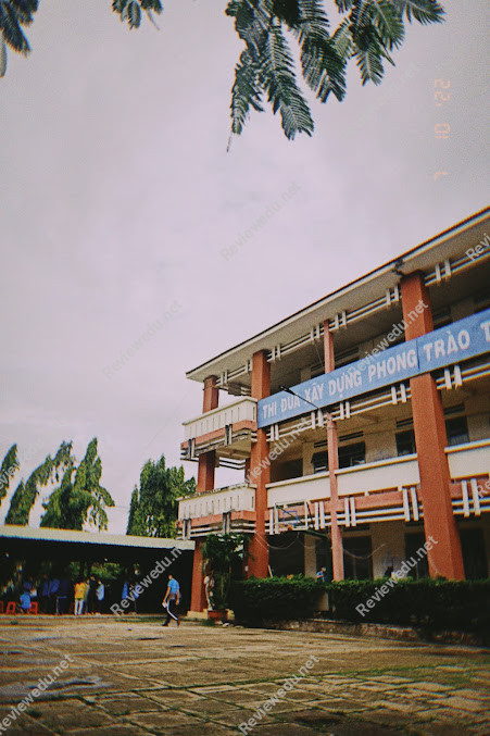 Trường THPT Huỳnh Văn Nghệ