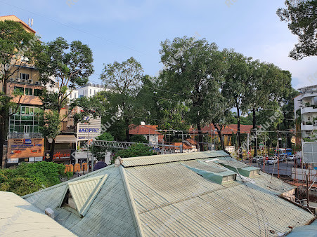 Trường THPT Lê Thị Hồng Gấm