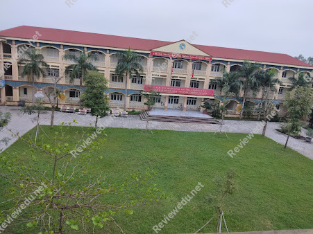 Trường THPT Nguyễn Hữu Tiến