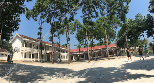 Trường THPT Nguyễn Trân