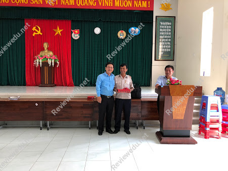 Trường THPT Nguyễn Trung Trực