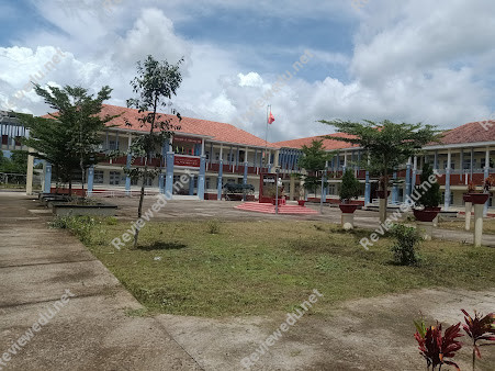 Trường THPT Nguyễn Văn Hưởng