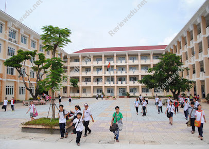 Trường THPT Phạm Văn Sáng