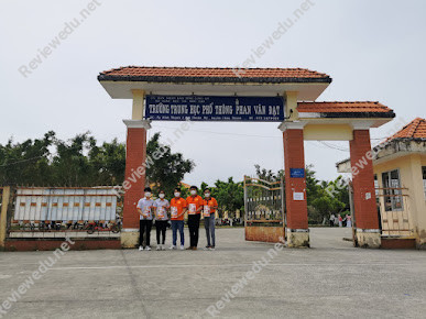 Trường THPT Phan Văn Đạt