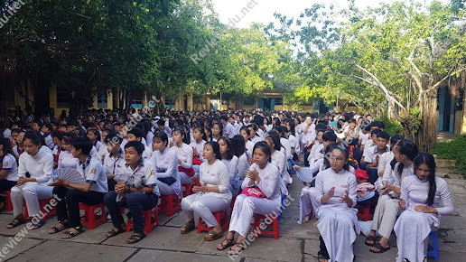 Trường THPT Phan Văn Hùng