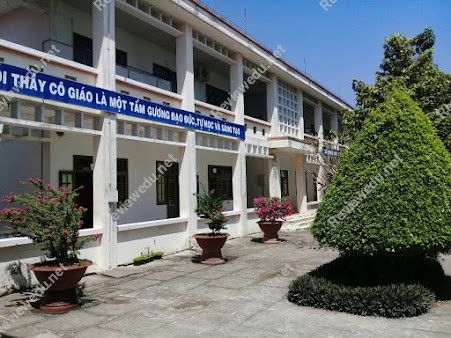 Trường THPT Phú Điền
