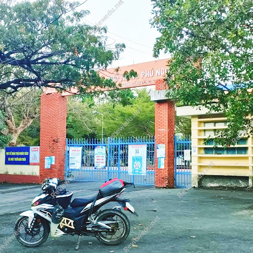 Trường THPT Phú Ngọc