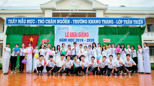 Trường THPT Tân Phú