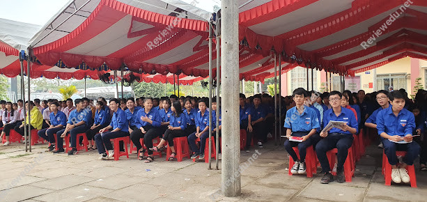 Trường THPT Thường Tân