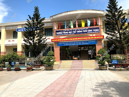 Trường THPT Trần Bình Trọng