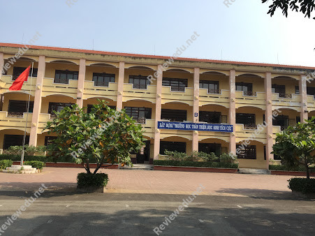 Trường THPT Trần Văn Ơn