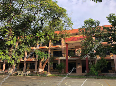 Trường THPT Trịnh Hoài Đức